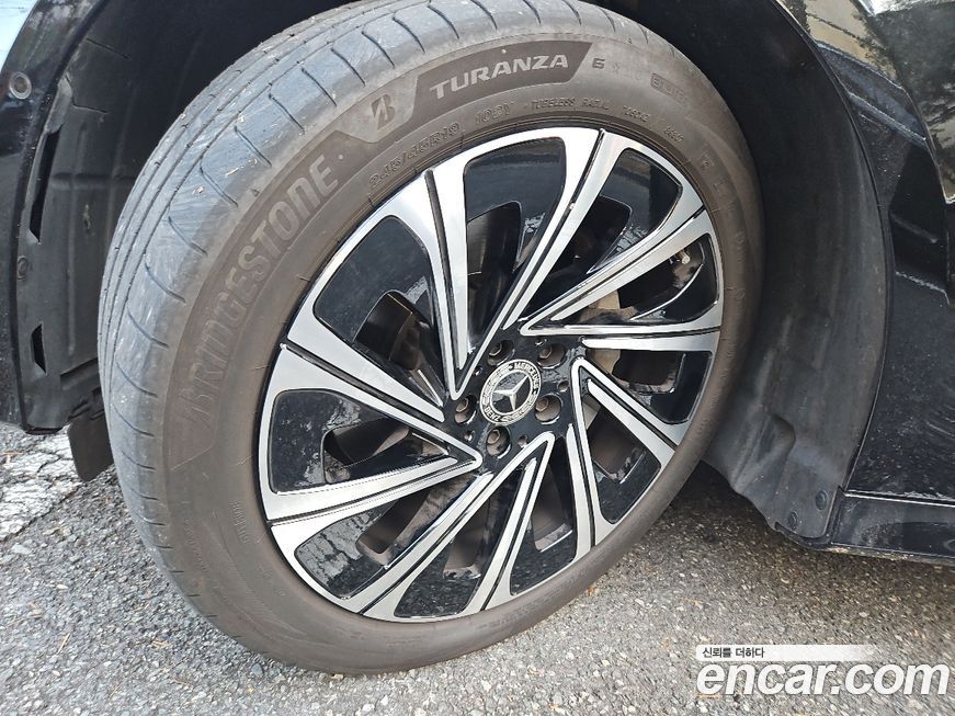 Mercedes-Benz E-Class 2025