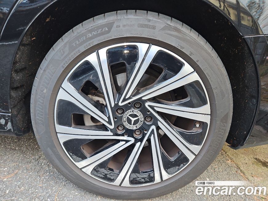 Mercedes-Benz E-Class 2025