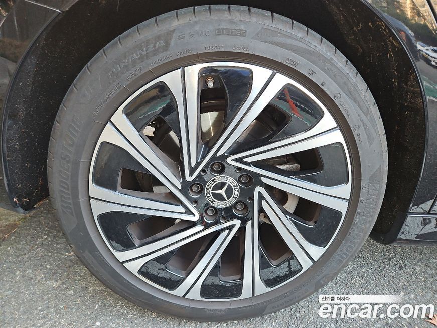 Mercedes-Benz E-Class 2025