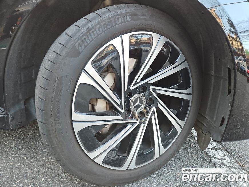 Mercedes-Benz E-Class 2025