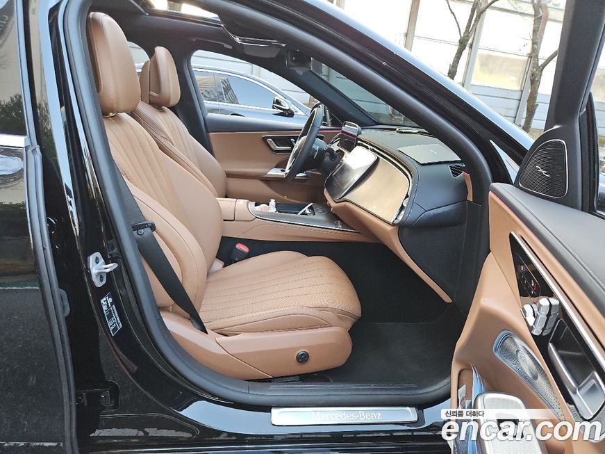 Mercedes-Benz E-Class 2025