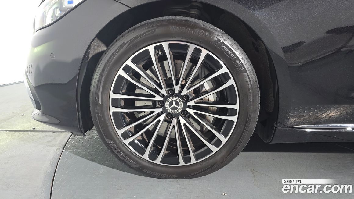 Mercedes-Benz S-Class 2022