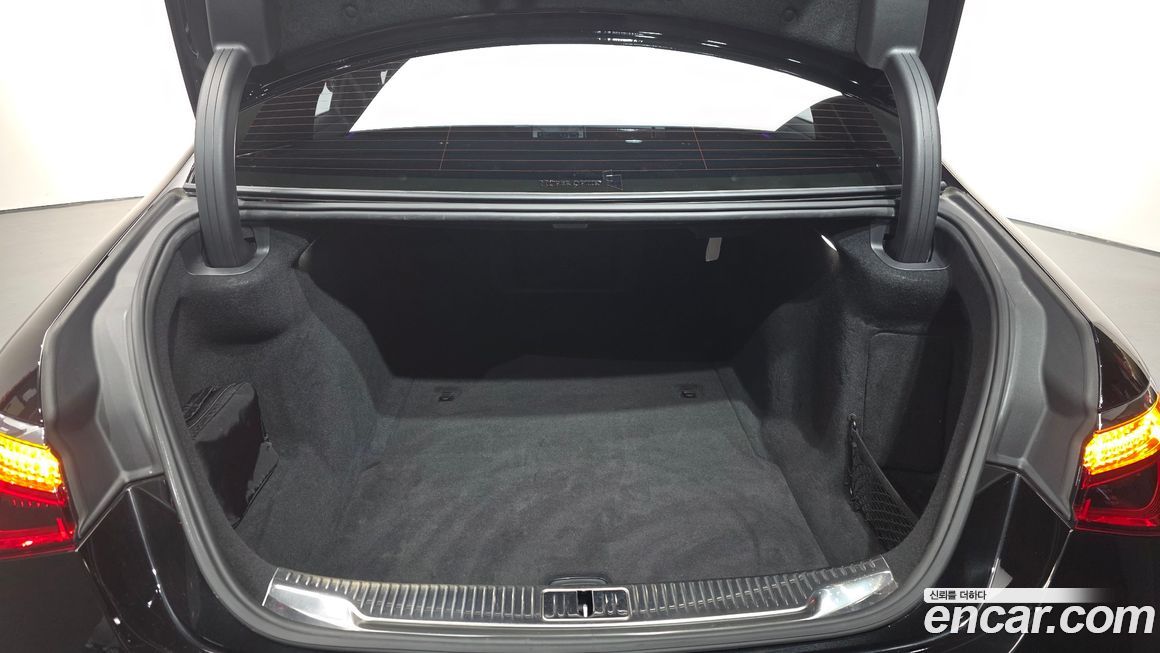 Mercedes-Benz S-Class 2022