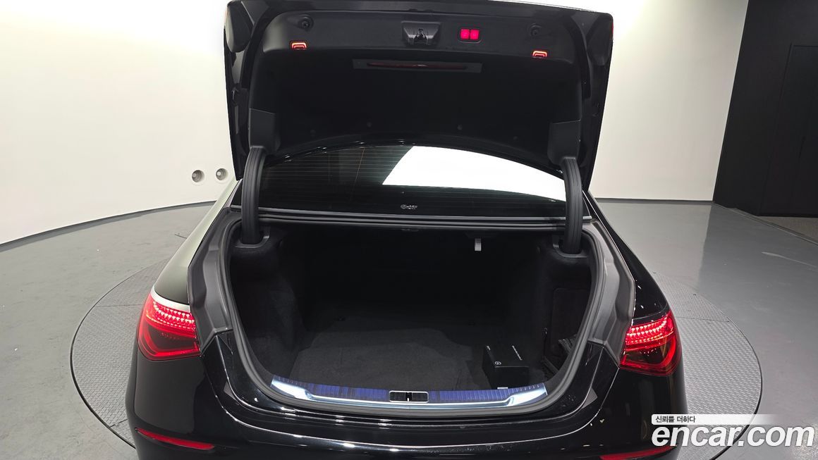 Mercedes-Benz S-Class 2022