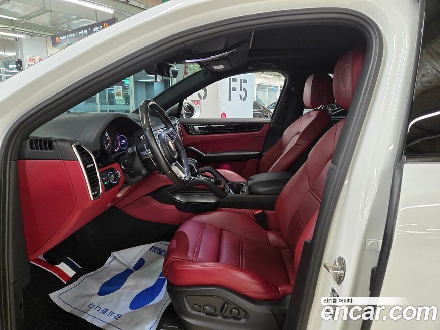 Porsche Cayenne 2022