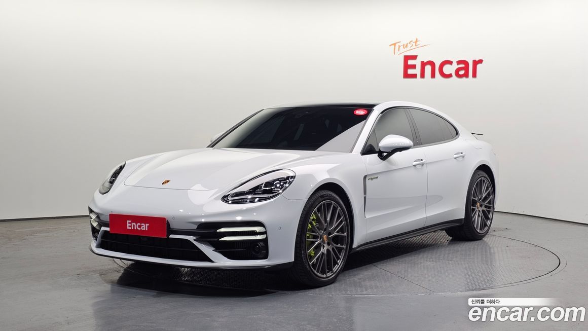 Porsche Panamera 2023