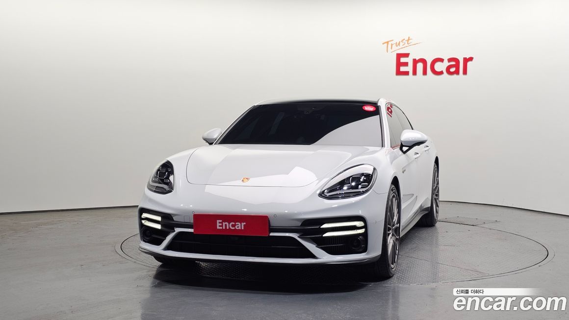 Porsche Panamera 2023