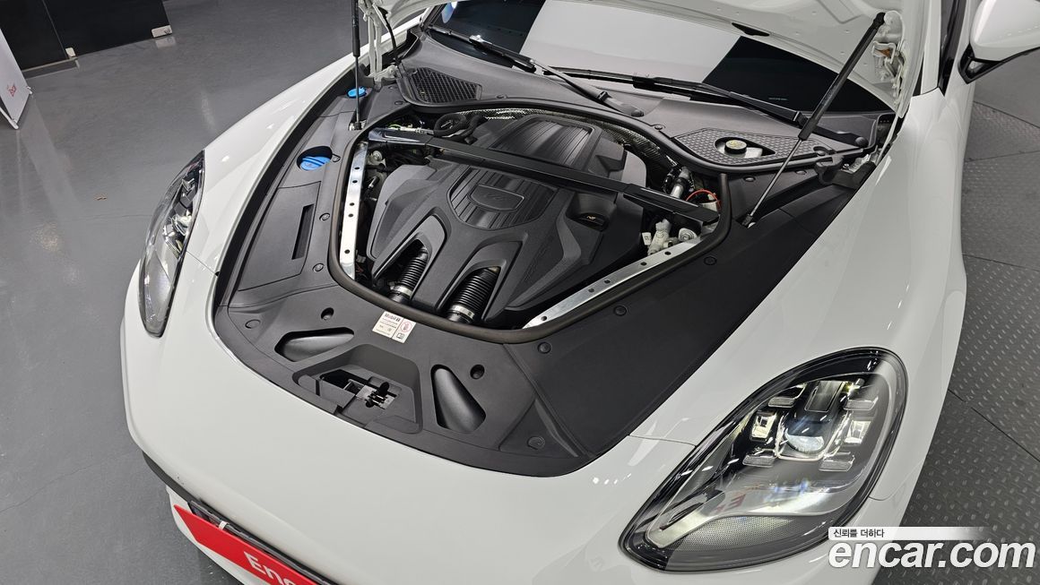 Porsche Panamera 2023