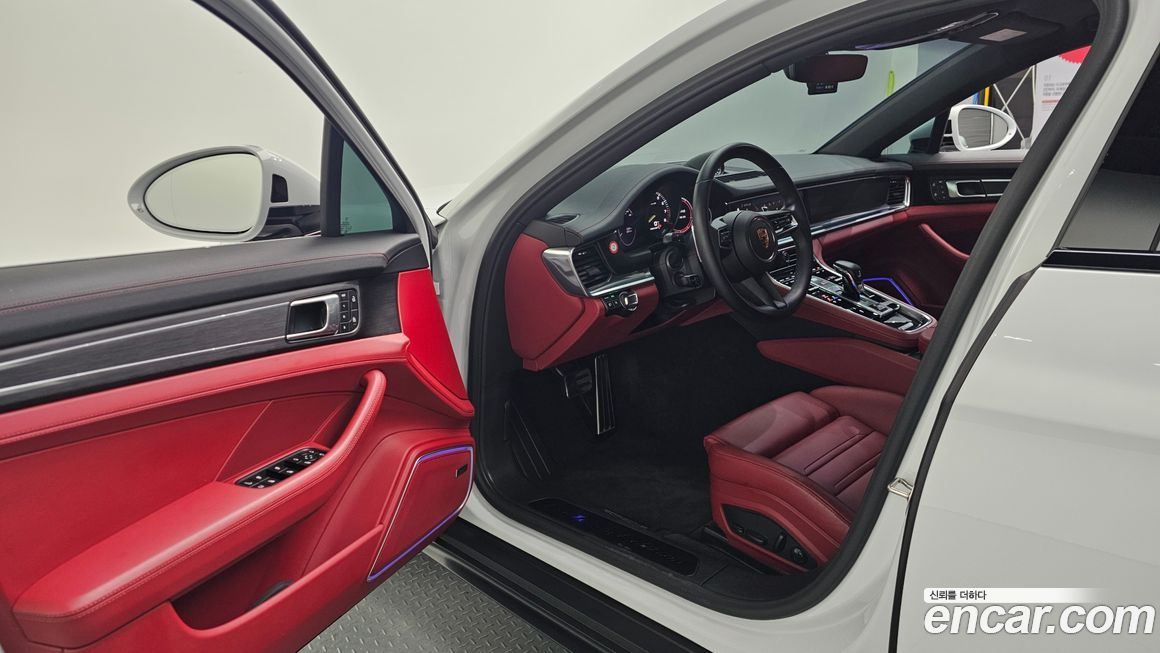 Porsche Panamera 2023