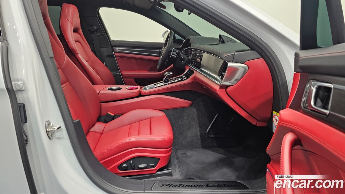 Porsche Panamera 2023