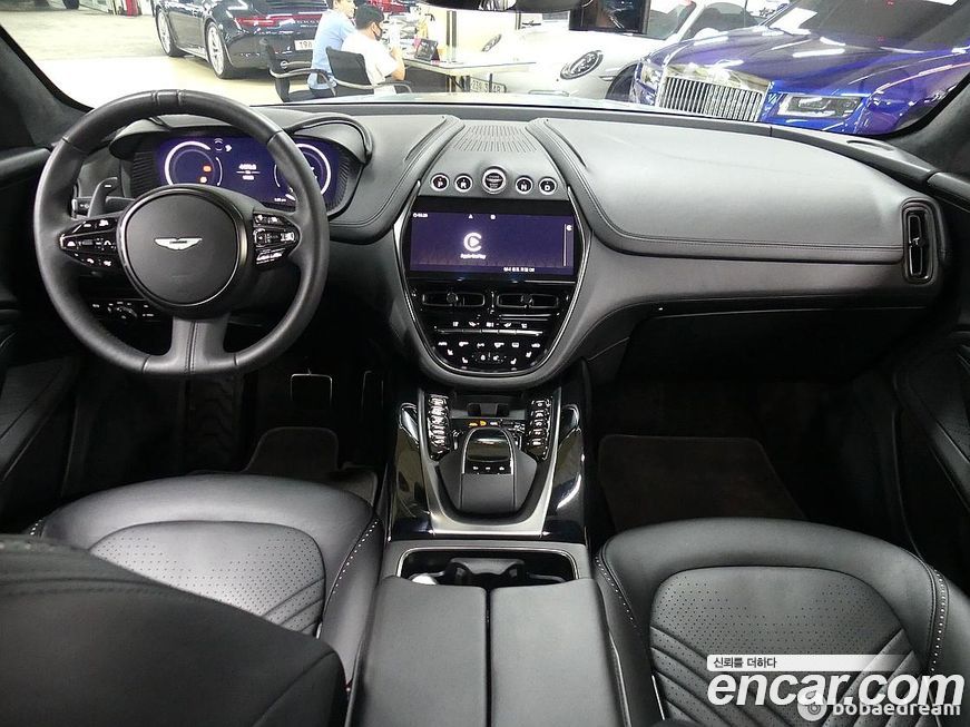 Astonmartin DBX 2021