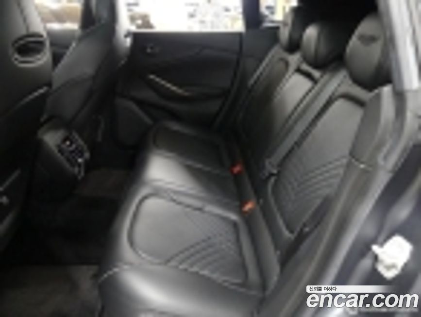 Astonmartin DBX 2021