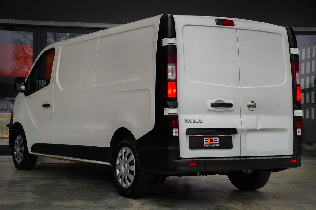 Nissan NV300 2021