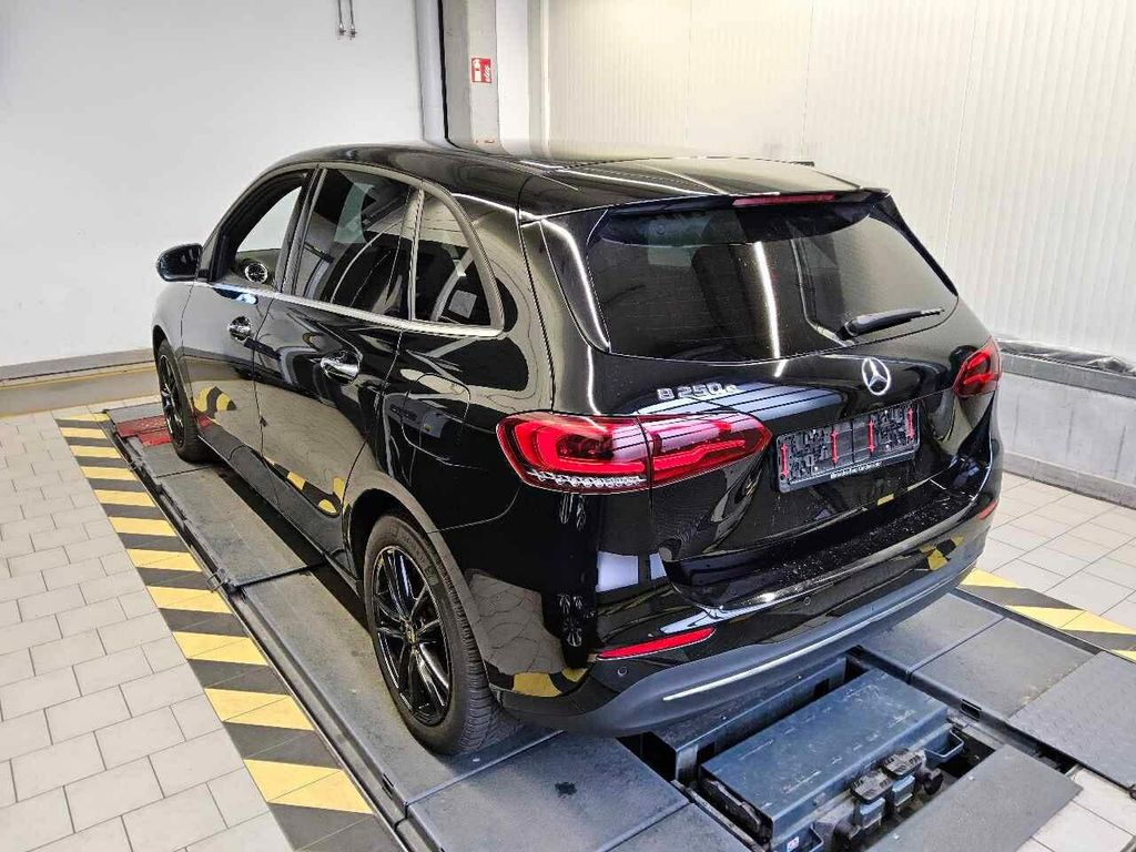 Mercedes-Benz B 250 2022