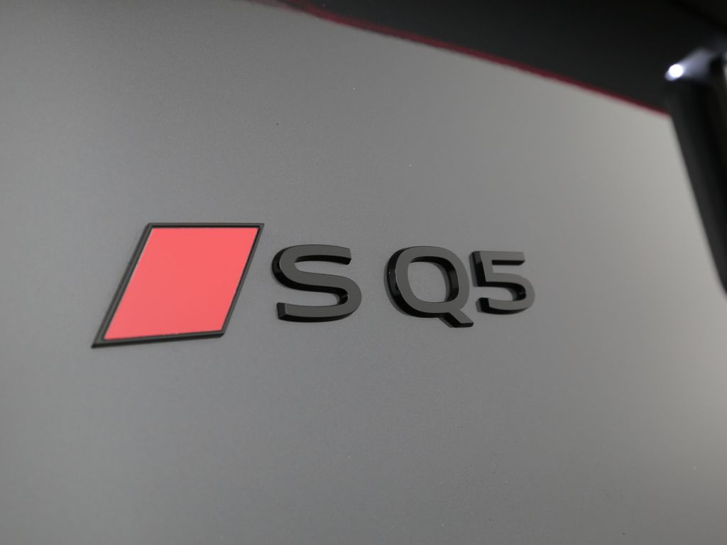 Audi SQ5 2025