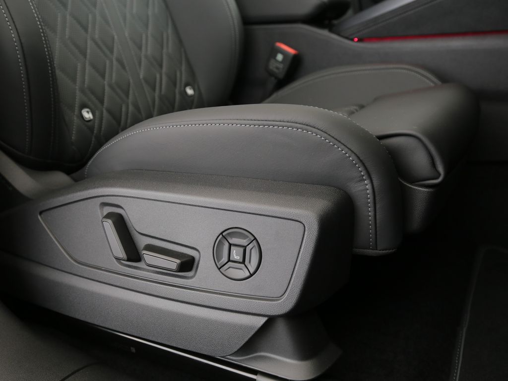 Audi SQ5 2025