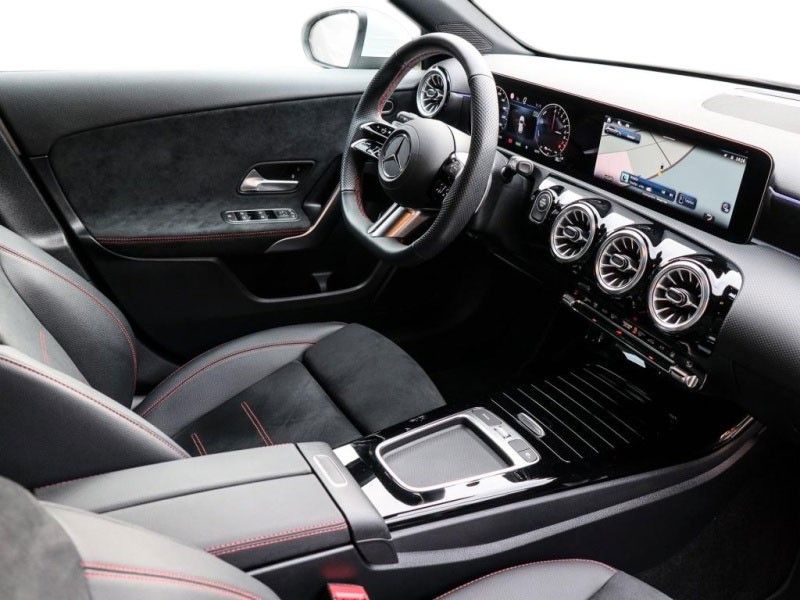 Mercedes-Benz A 250 2024