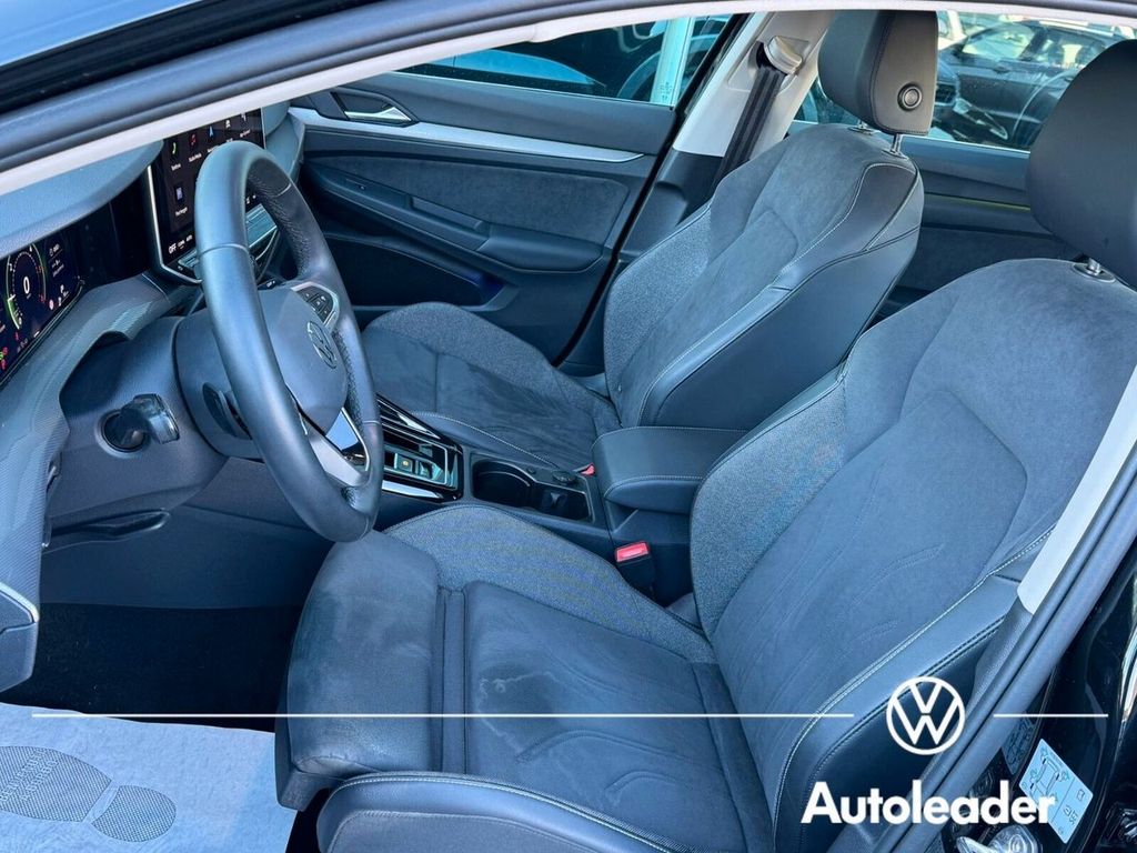 Volkswagen Golf 2025