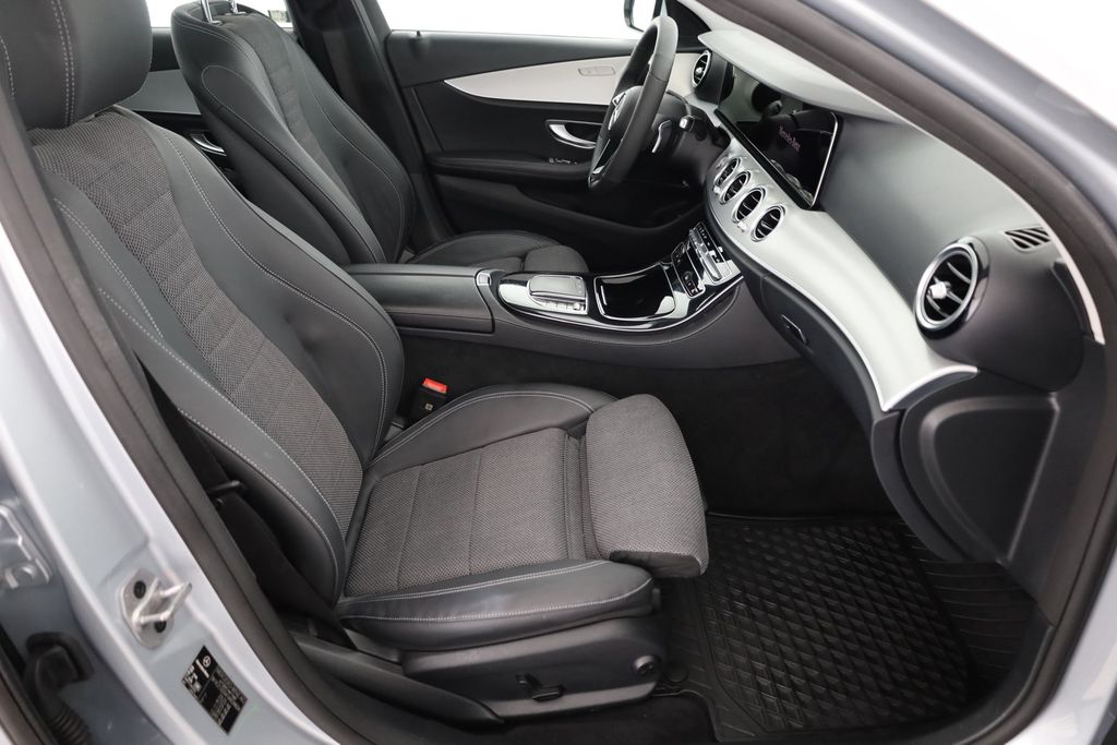 Mercedes-Benz E 220 2021