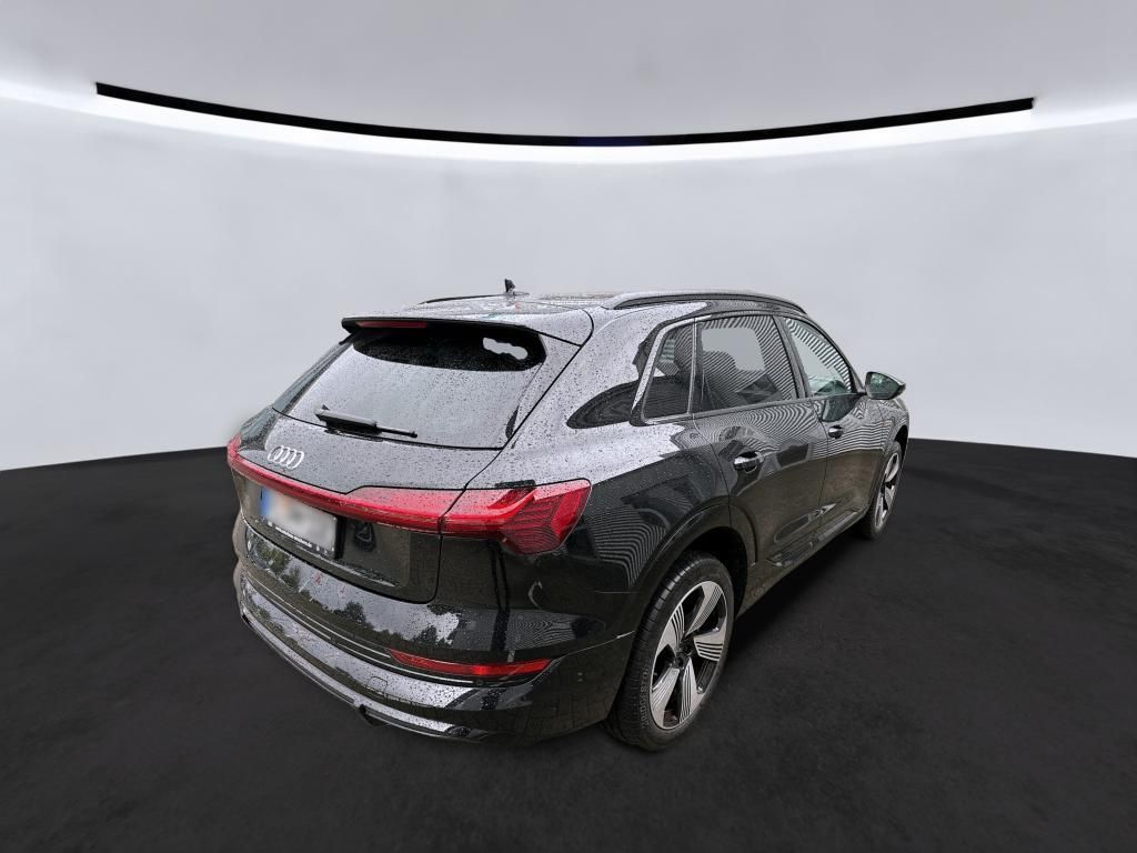 Audi e-tron 2022