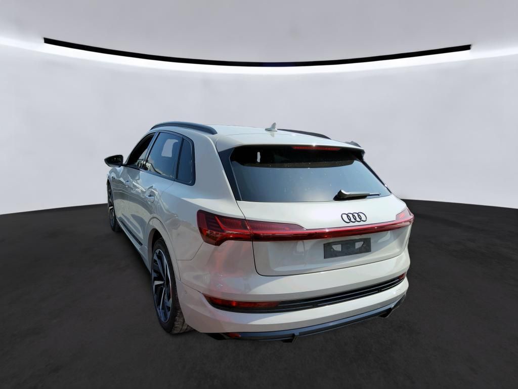 Audi e-tron 2022