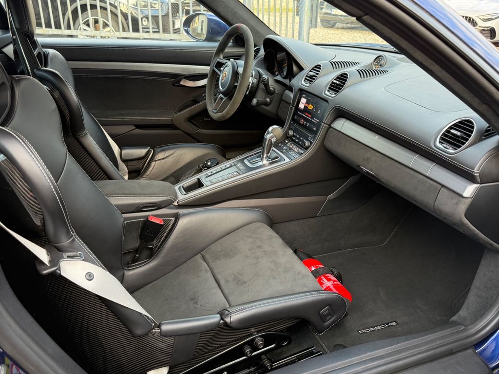 Porsche Cayman 2021