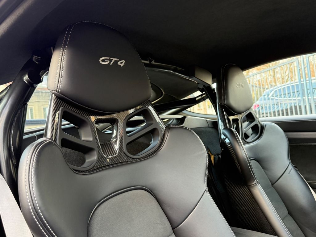 Porsche Cayman 2021