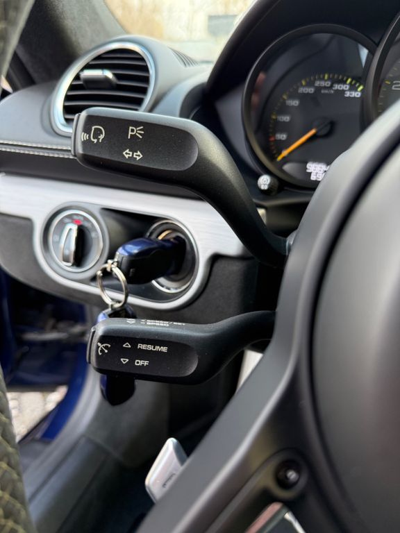 Porsche Cayman 2021