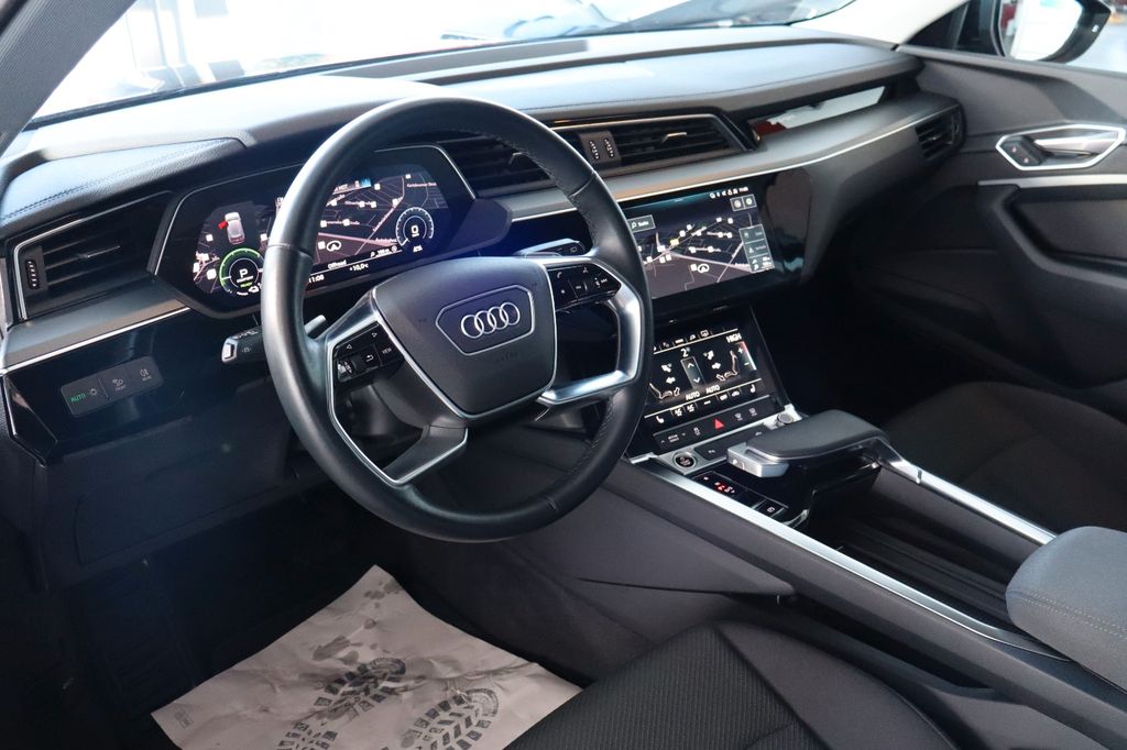 Audi e-tron 2022