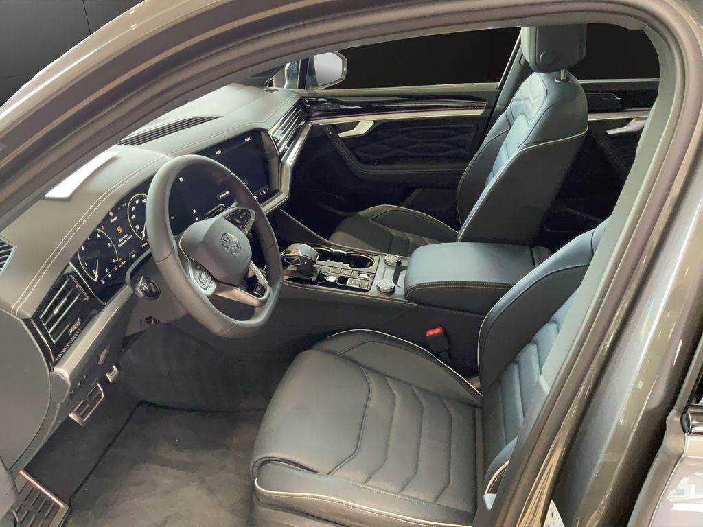 Volkswagen Touareg 2025