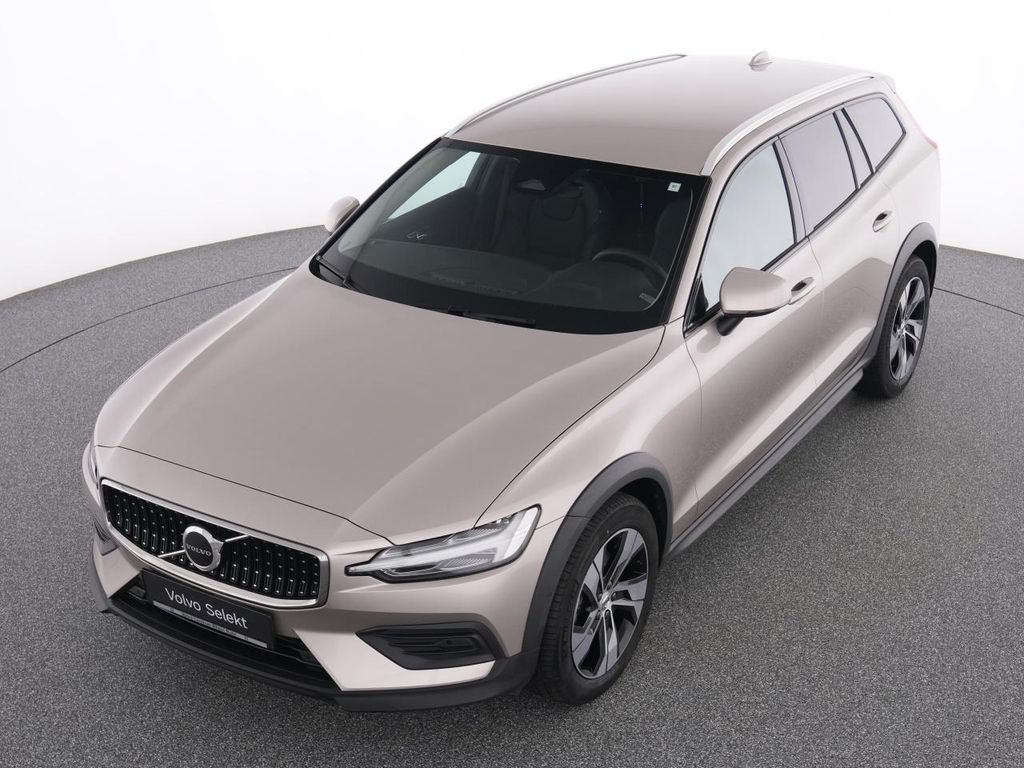 Volvo V60 Cross Country 2023