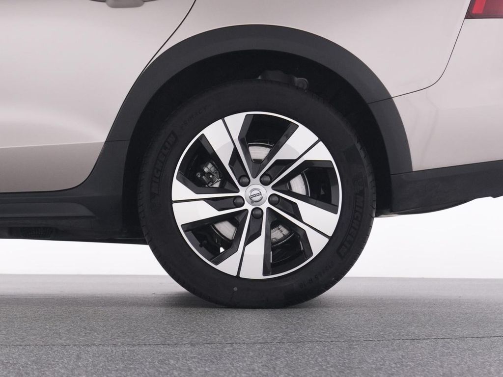 Volvo V60 Cross Country 2023