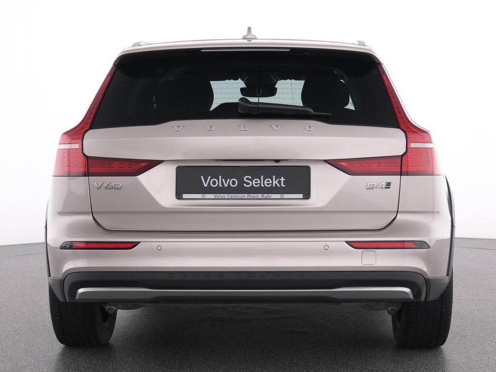 Volvo V60 Cross Country 2023