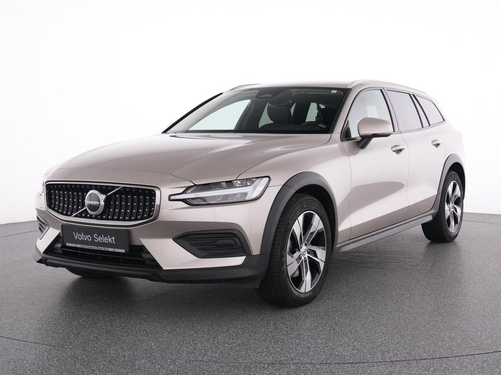 Volvo V60 Cross Country 2023