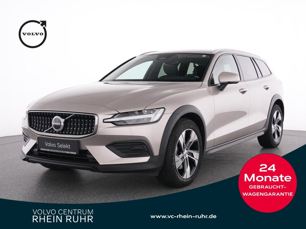 Volvo V60 Cross Country 2023