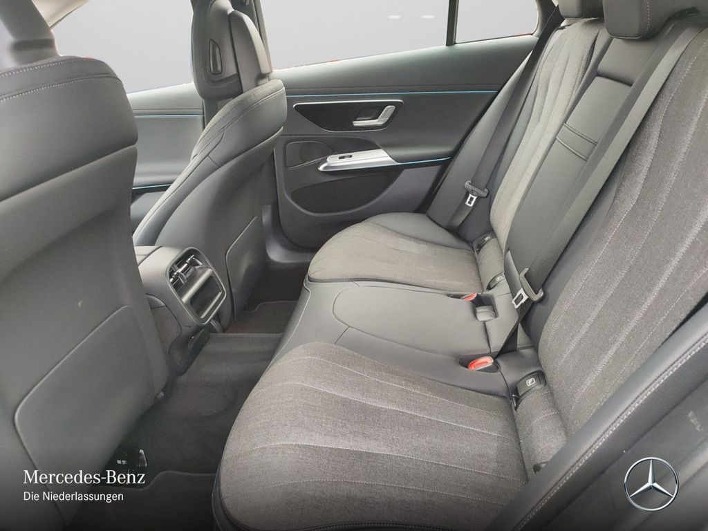 Mercedes-Benz E 300 2025