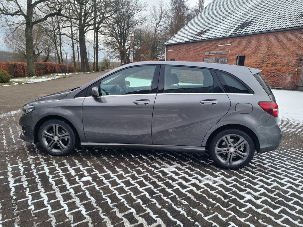 Mercedes-Benz B 200 2015