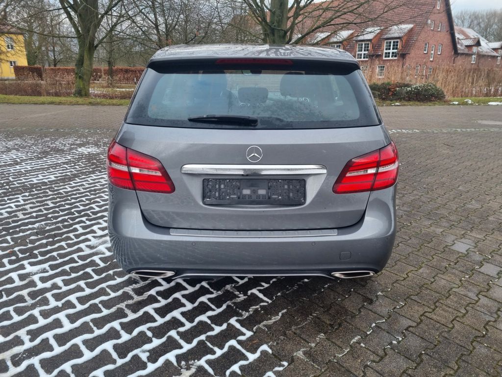 Mercedes-Benz B 200 2015