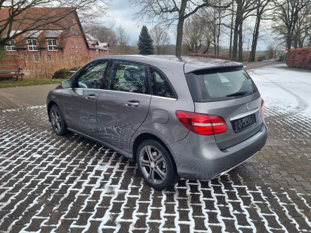 Mercedes-Benz B 200 2015
