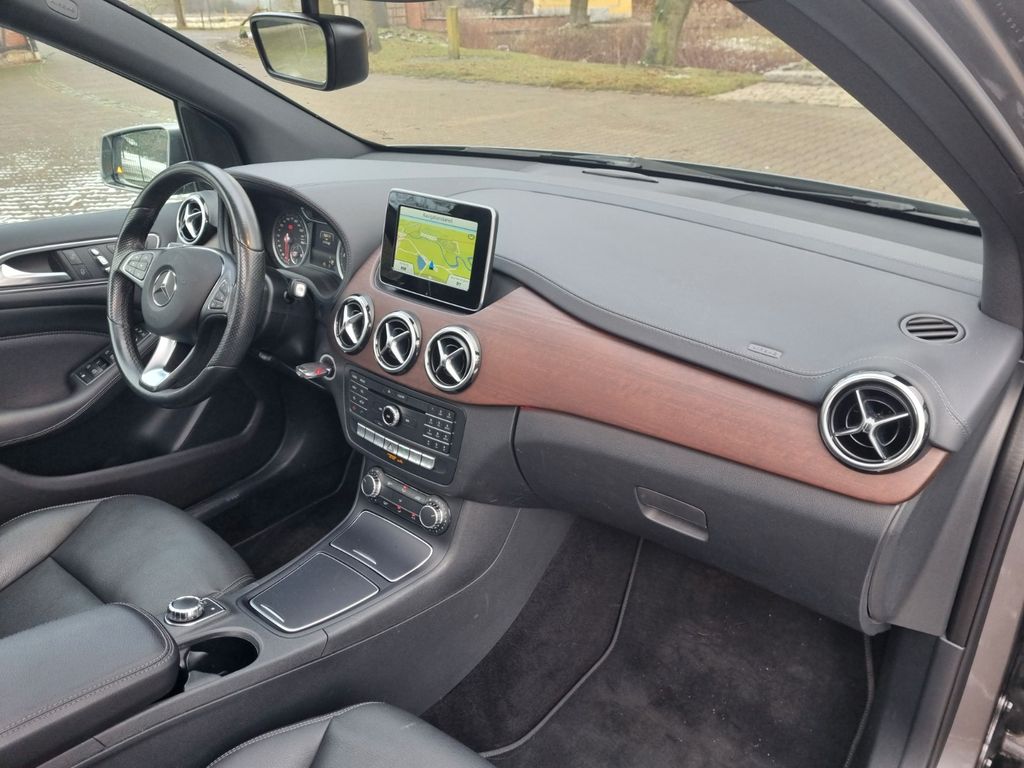 Mercedes-Benz B 200 2015