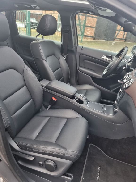 Mercedes-Benz B 200 2015