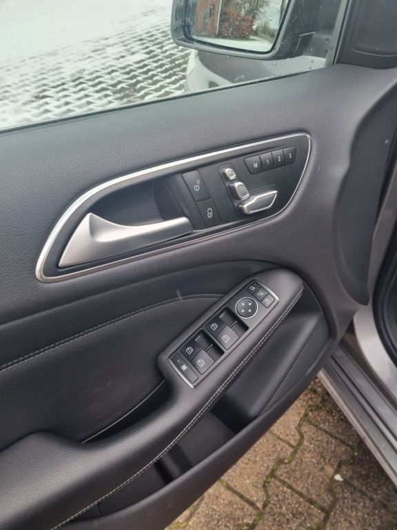 Mercedes-Benz B 200 2015