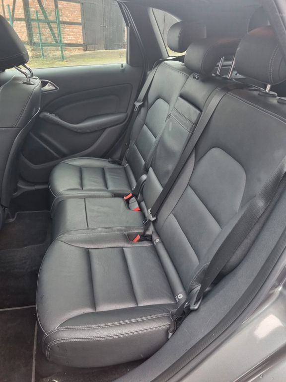 Mercedes-Benz B 200 2015