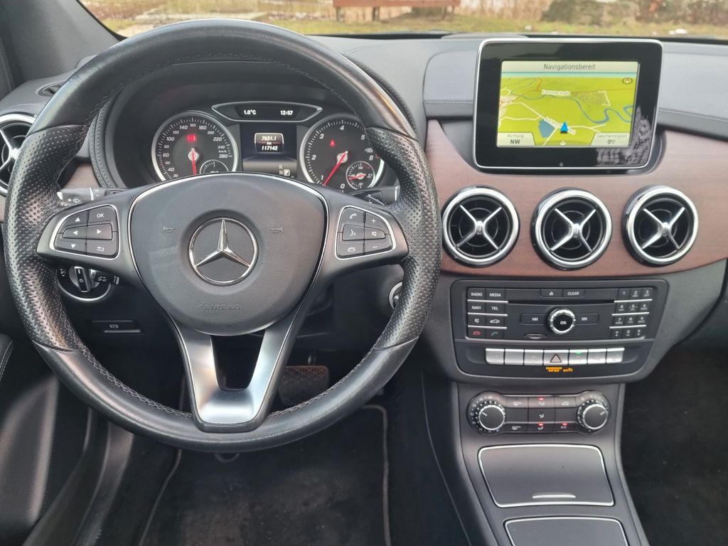 Mercedes-Benz B 200 2015