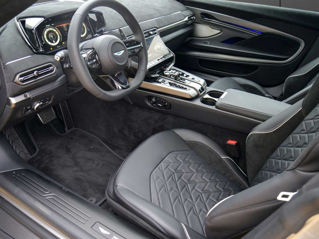 Aston Martin Vanquish 2025