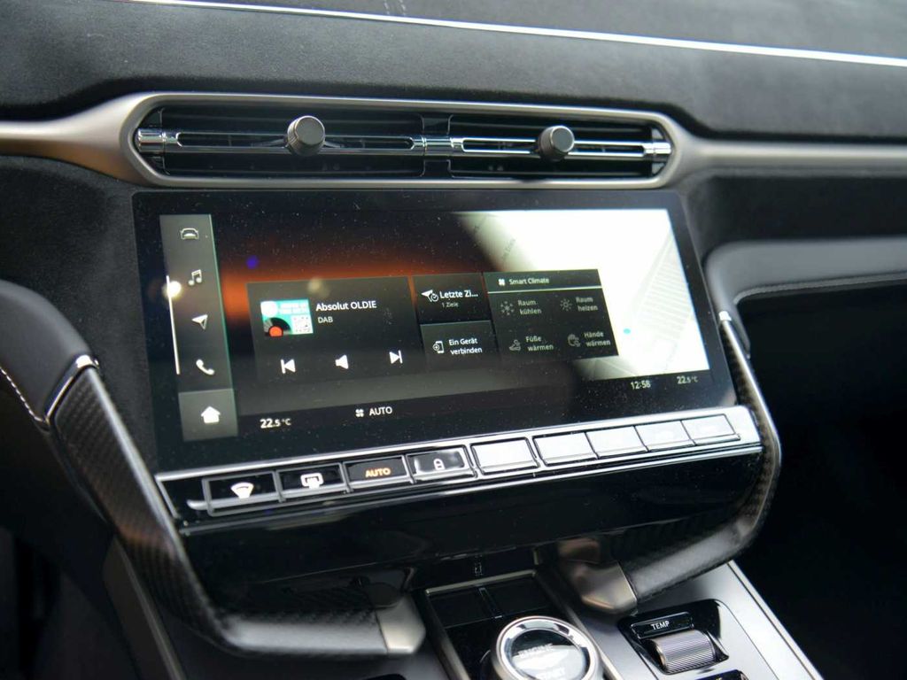 Aston Martin Vanquish 2025