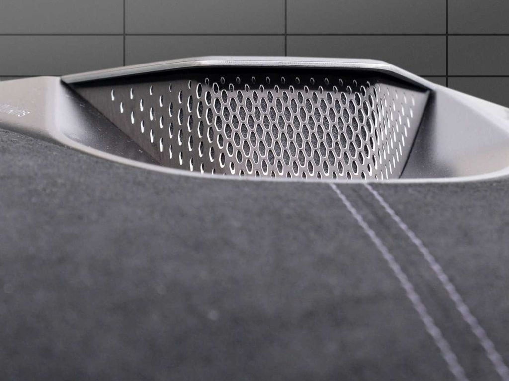 Aston Martin Vanquish 2025