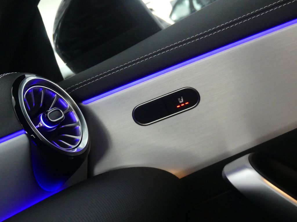 Mercedes-Benz CLA 200 2025