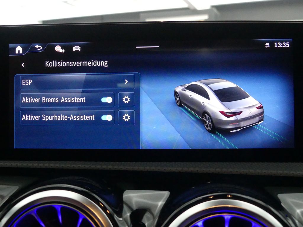 Mercedes-Benz CLA 200 2025