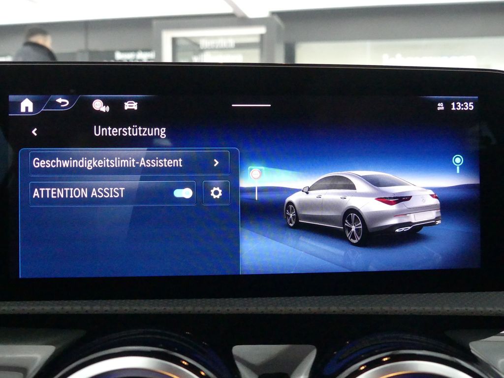 Mercedes-Benz CLA 200 2025